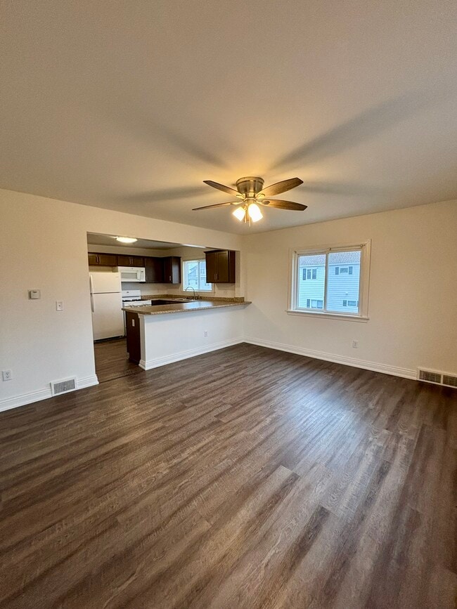 Photo - 77 Laverack Ave