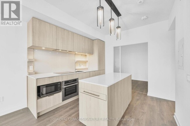 Photo - 28 Ann St Unit 422