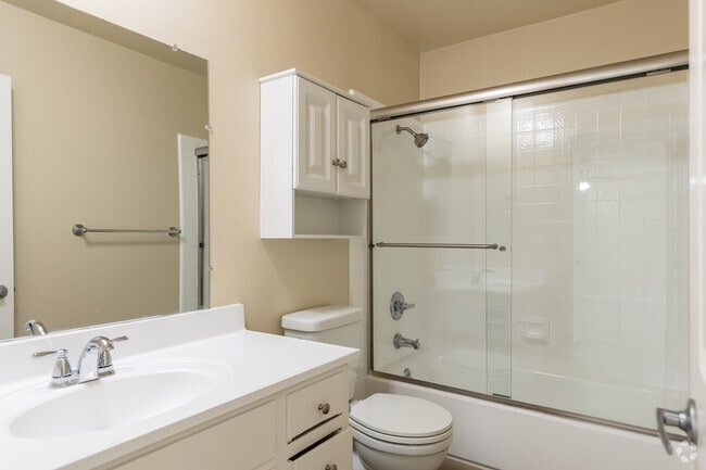 2BR, 2BA - 2nd Bathroom