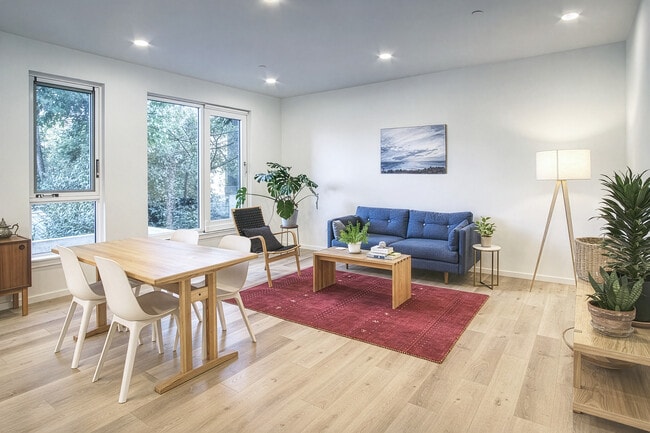 Photo - 2901 SW Canby Ct