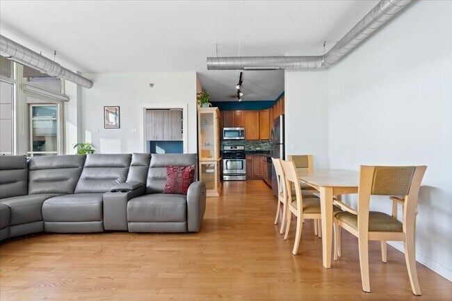 Photo - 909 W Washington Blvd Unit 804