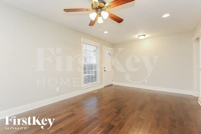 Photo - 208 Beech Dr