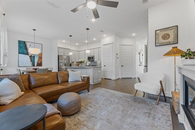 Photo - 10930 Brambling Wood Dr