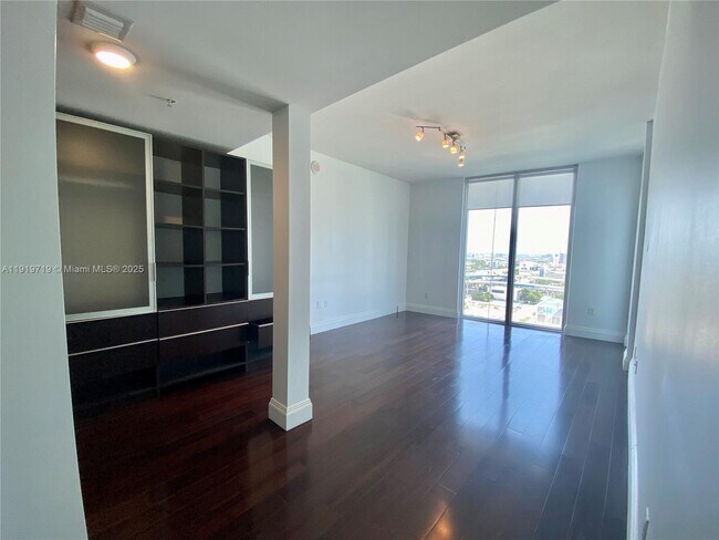 Photo - 185 SW 7th St Unit 2011