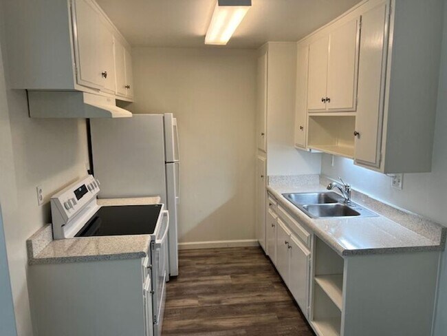 Photo - 1000 MacArthur Blvd