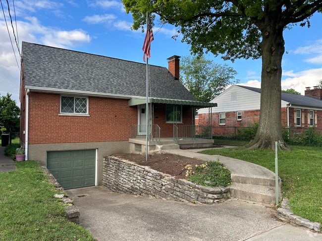 Building Photo - 626 Moeller Ave Rental