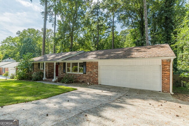 Photo - 427 Peyton Rd SW