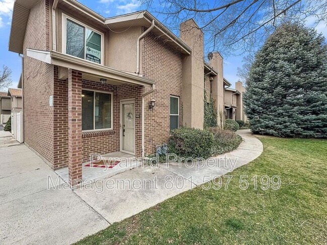 Building Photo - 8758 Oak Park Cir