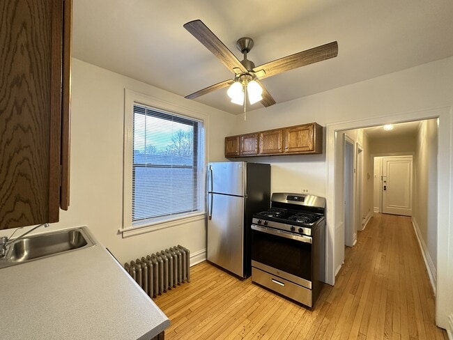 Photo - 1913 W Larchmont Ave Unit A05W