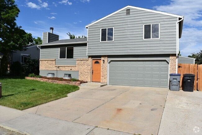 Building Photo - 2412 Sunset Dr Rental