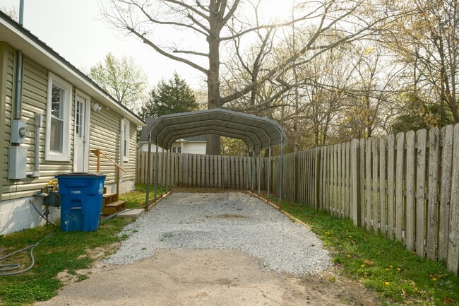 Photo - Welcome to 204 Oakland!