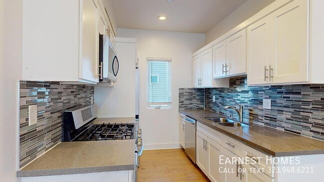 Photo - 146 1/2 Rosemont Ave-