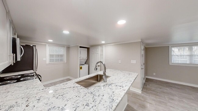 Photo - 1255 Central Dr