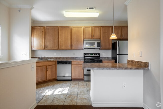 1BR, 1BA - 715SF