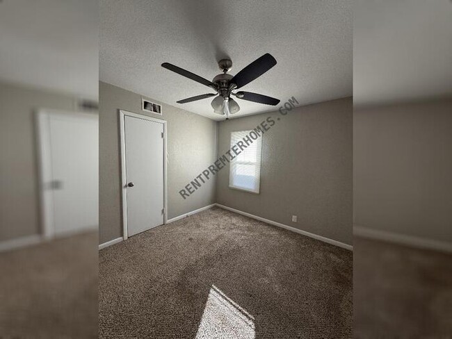 Photo - 3121 N Lindsay Ave