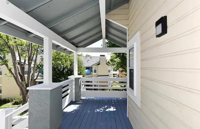 Porch Area - 2915 N Texas St Unit 214