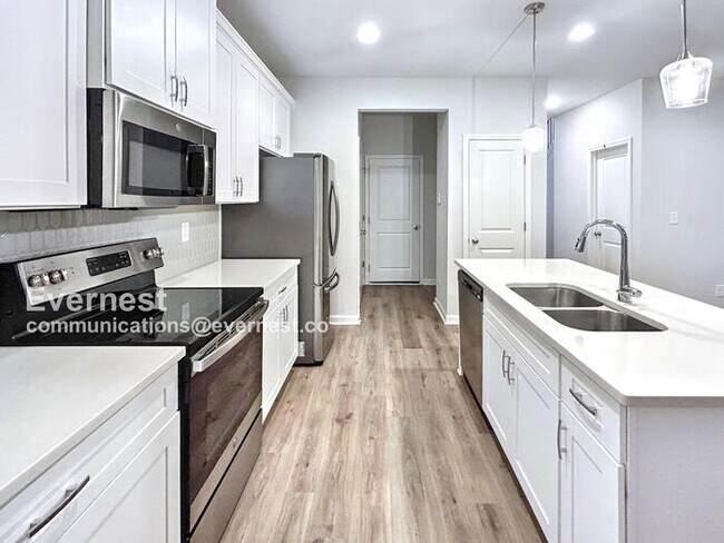 Photo - 2797 Aralynn Wy