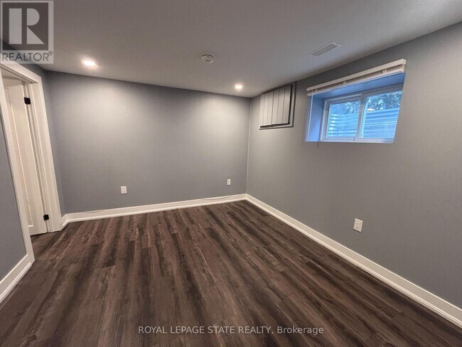 Photo - 185 Bonaventure Dr