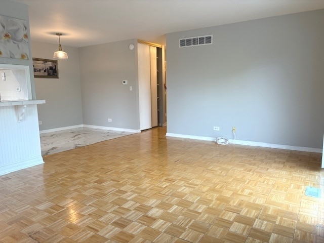 Photo - 2S717 Winchester Cir N