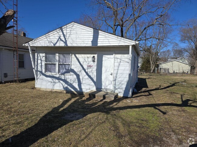 Building Photo - Fully Renovated Cozy 1 Bedroom Home