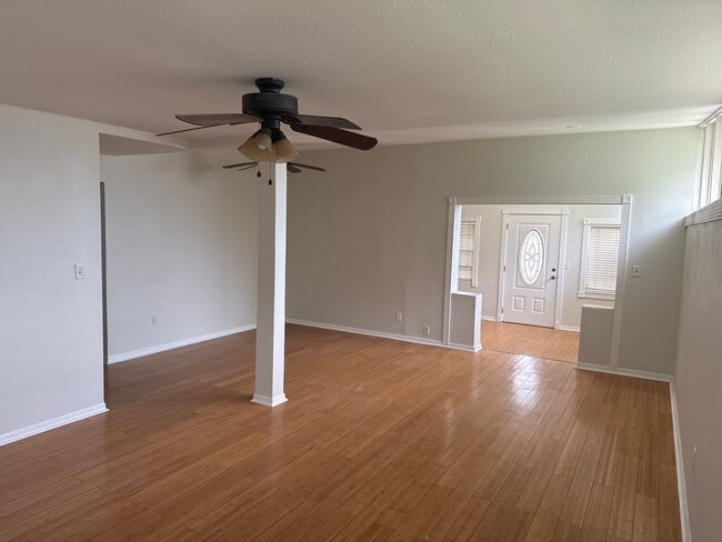 Photo - 2846 Hertha Ave