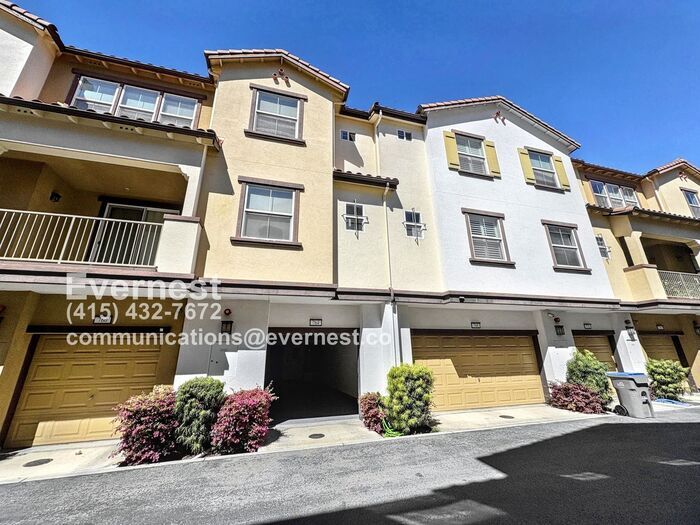 Spacious 3-Bedroom Home with Modern Amenit... - Spacious 3-Bedroom Home with Modern Amenit...