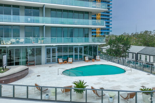Piscina - Ritz Carlton Residences Tampa