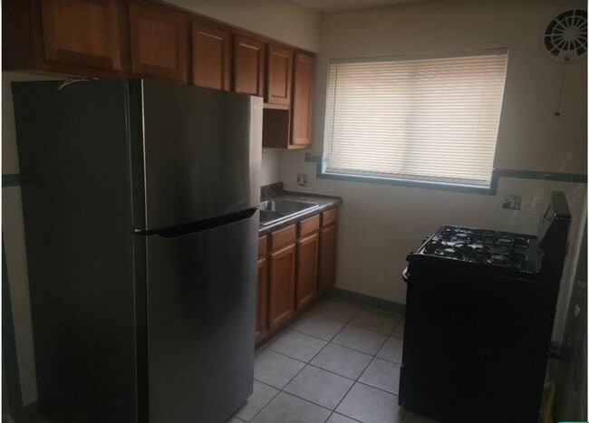 Photo - 5009 Newfield Ave
