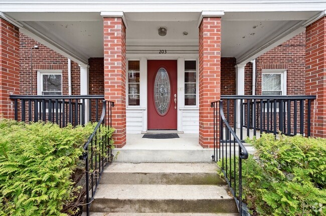 Building Photo - 203 Fuller St Unit 2 Rental
