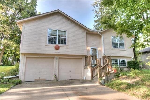 Building Photo - 3211 NE 82nd Ter Rental