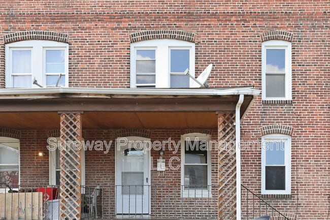 Building Photo - 12 W 8th St