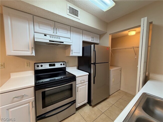 Photo - 12561 Equestrian Cir Unidad 804