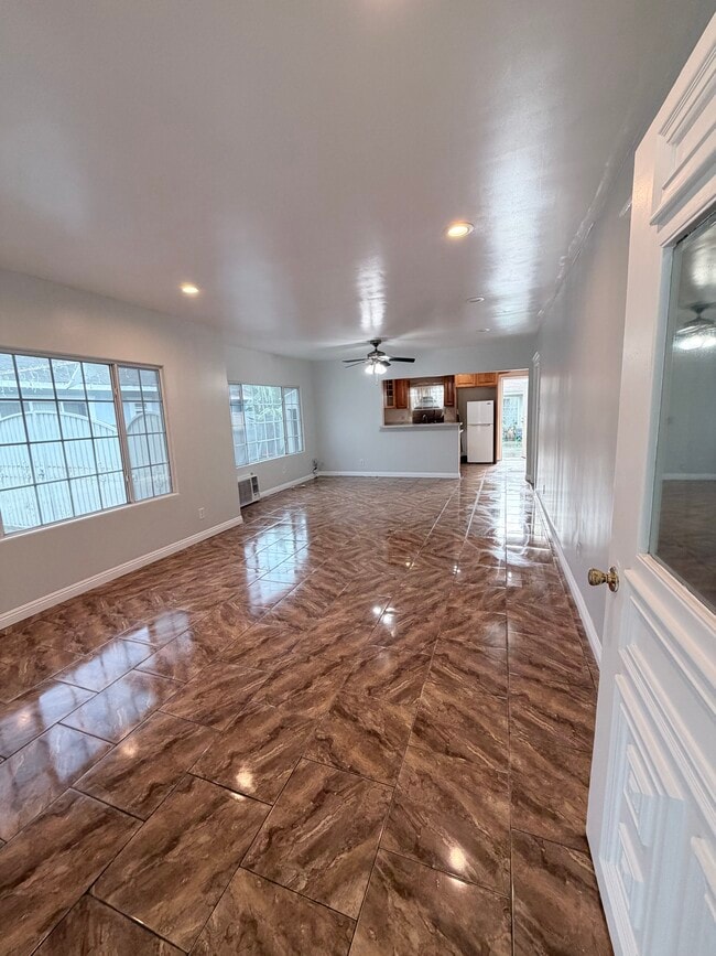 Photo - 1073 Myrtle Ave