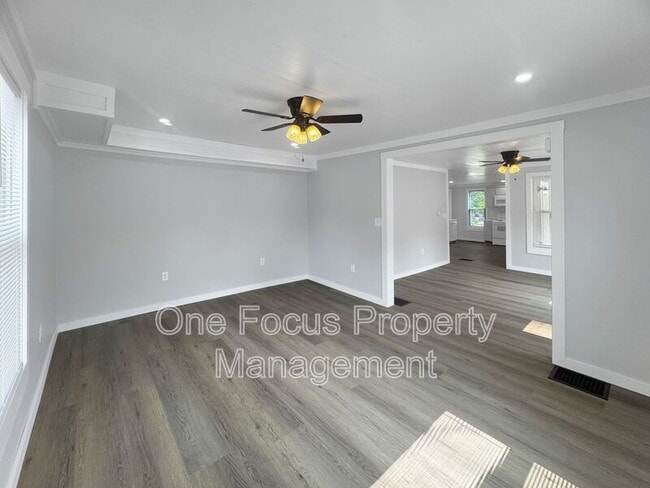Photo - 16 N Jones St