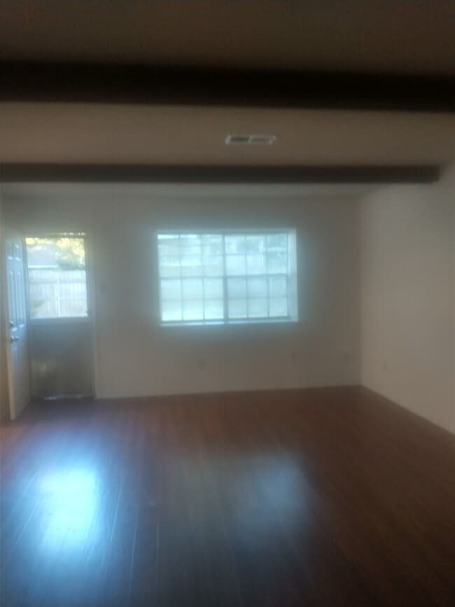 Photo - 106 Bard Cir