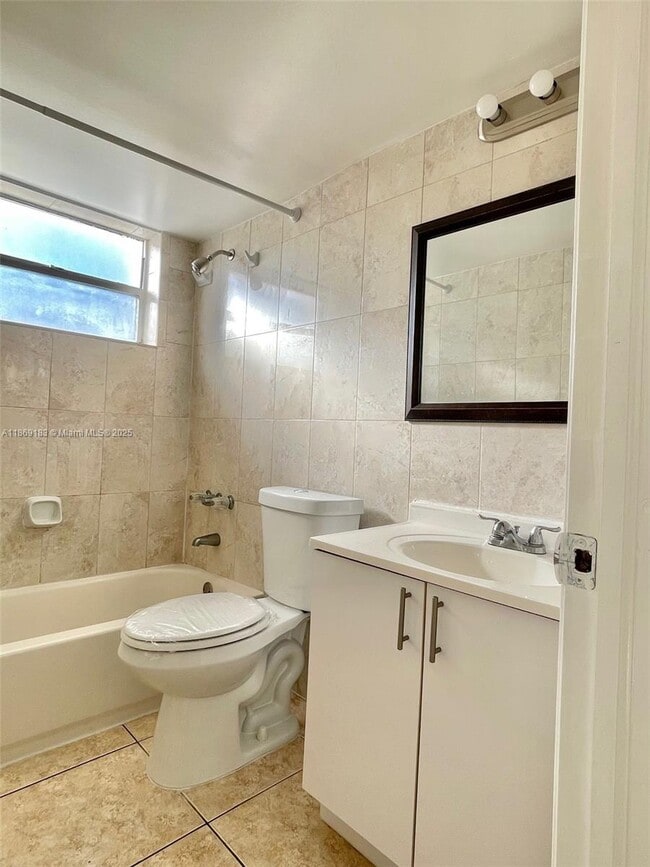 Building Photo - 11625 Canal Dr Unit 1 North Rental