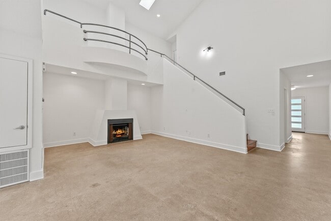 Photo - 2321 Commonwealth St