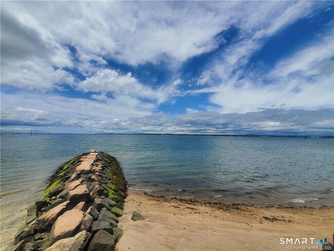 Photo - 8 Cove St