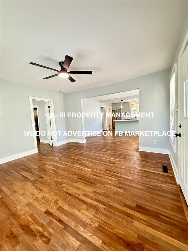 Photo - 138 W Warren St