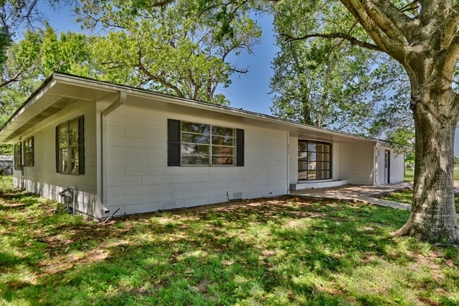 Photo - 415 Silliman St