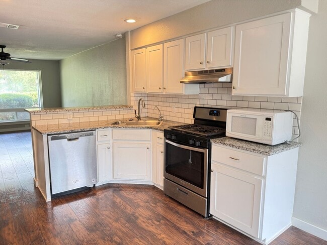Photo - 10702 Lanshire Dr Unit B
