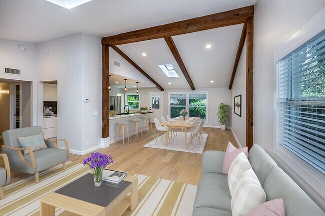 Photo - Mid-century North Branch home minutes from...