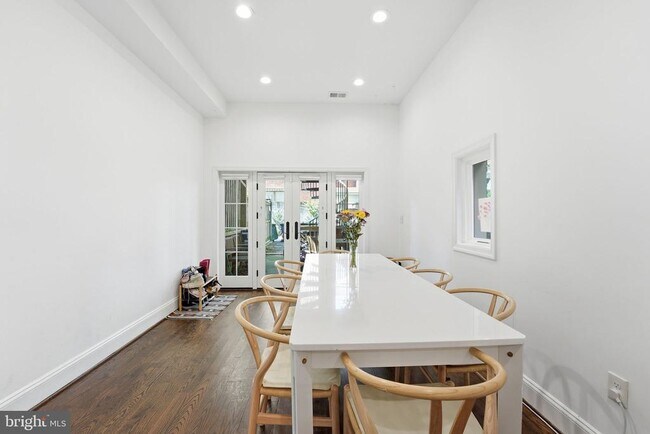 Photo - 1841 Monroe St NW Unit 2