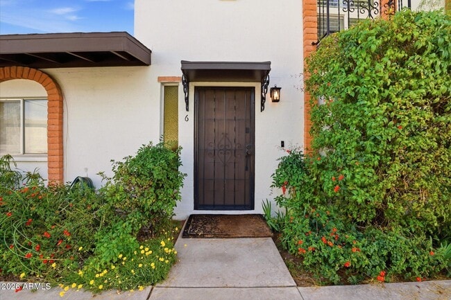 Building Photo - 3702 E Monterosa St