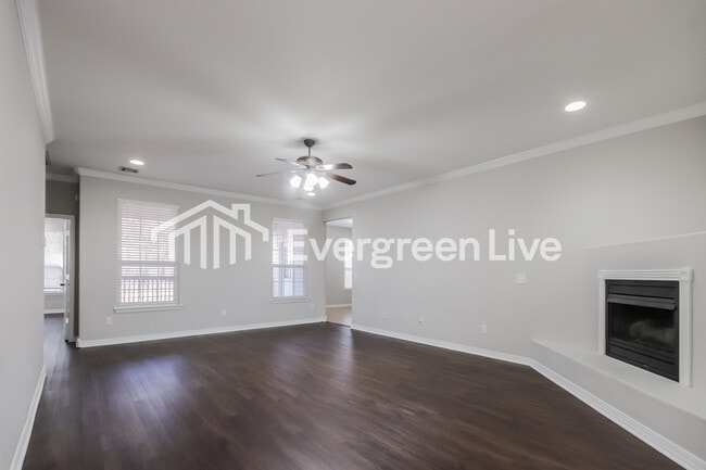 Photo - 50 Sunderland Dr