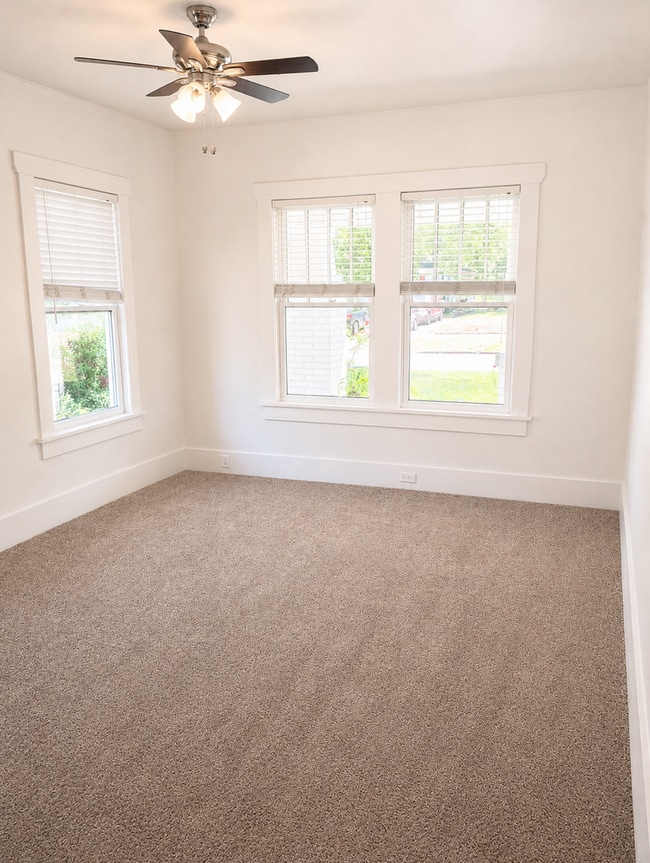Photo - Convenient Ardmore Location