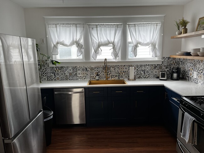 Photo - 64 Cunard Rd Unit upper