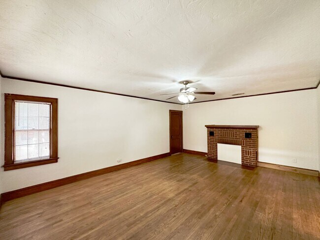 Photo - Beautiful Brick House Within Walking Dista...