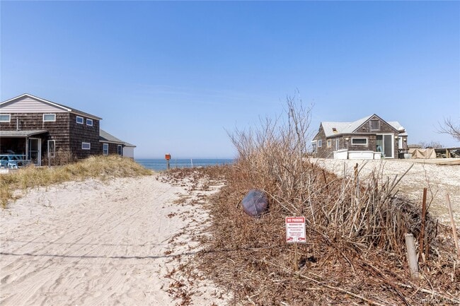 52 Summit Dr