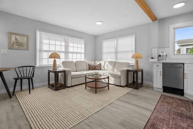 Building Photo - 149 E Main St